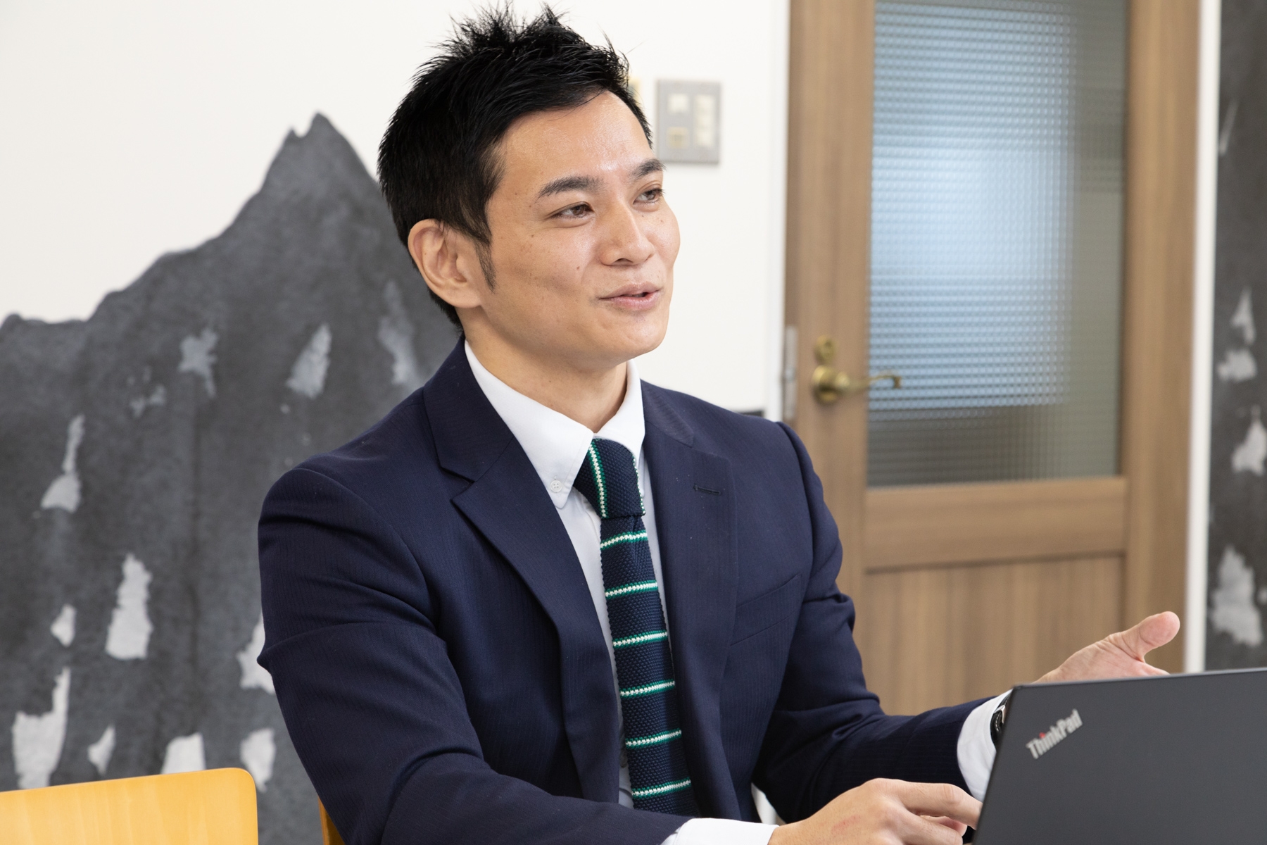 中西氏の業務風景