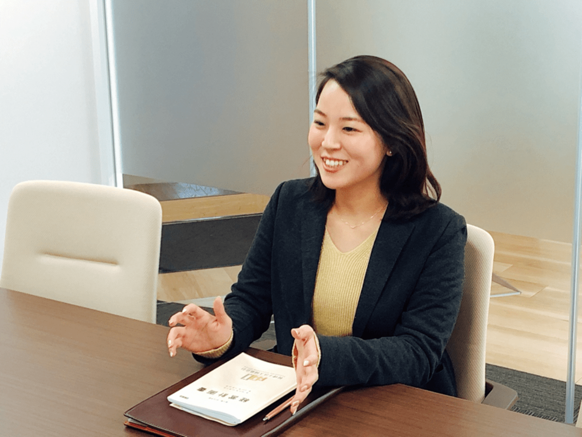 税理士法人福島会計で働きながら、税理士資格の取得を目指す吉田彩弥佳さん