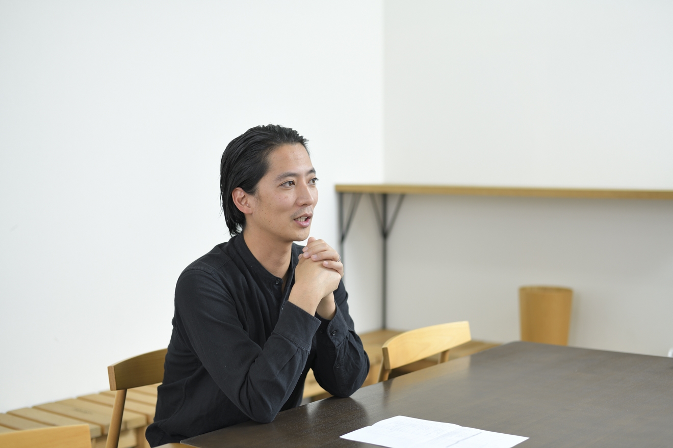 UZUZでの３か月間のアルバイトを経て、UZUZの兄弟会社で業務委託を開始されたのですね。